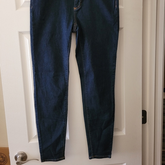 Joe Fresh Size 8 Slim Jeans--LIKE NEW!! - Picture 5 of 6